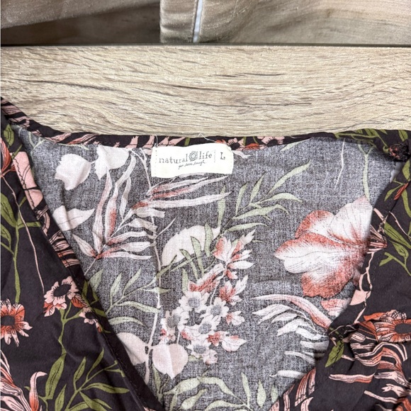 Natural Life Easy V-Neck Top - Brown Orange Hibiscus size large - Picture 5 of 6